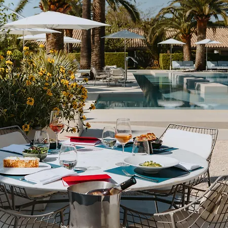 塞兹圣托贝酒店